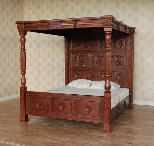 Four poster bed - |, tudor